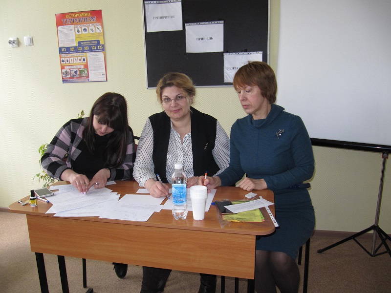 27 апреля начальник отдела дополнительного, дистанционного образования и маркетинга Смолич Н.