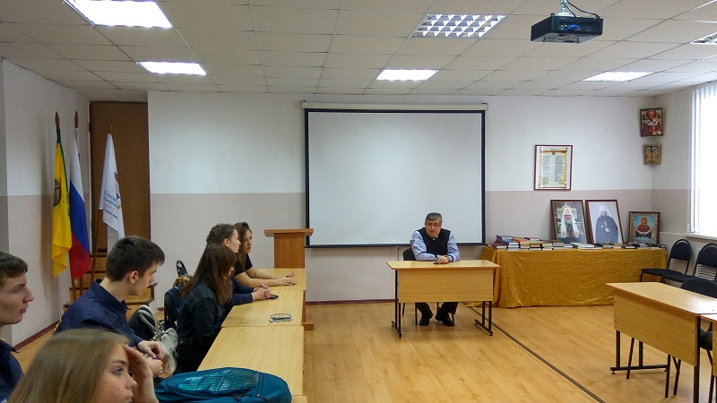30 ноября в Духовно-просветительском центре нашего института, состоялась беседа студентов с директором ПКИТ Палаткиным И.
