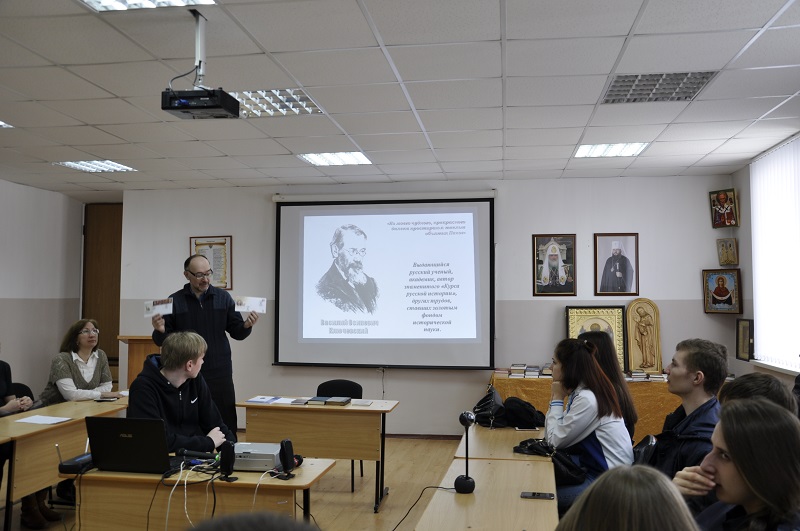В Духовно-образовательном центре нашего института состоялась лекция известного историка-краеведа Александра Николаевича Плешкова.