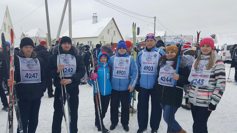 11 февраля студенты и преподаватели нашего университета приняли участие во Всероссийской массовой лыжной гонке "Лыжня России".